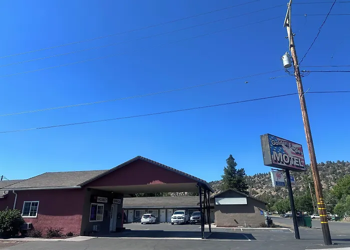 Golden Eagle Motel