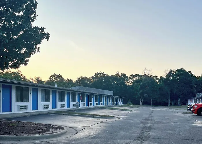 Super 8 By Wyndham Aberdeen Southern Pines