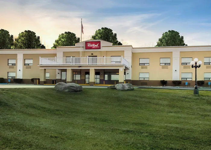 Red Roof Inn & Suites Newburgh - Stewart Airport West Point