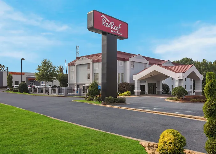 Red Roof Inn & Suites Newnan