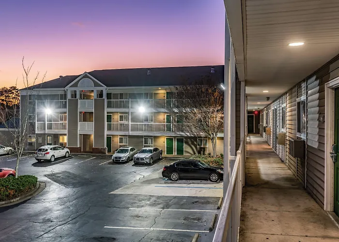 Hometowne Studios By Red Roof Atlanta - Chamblee