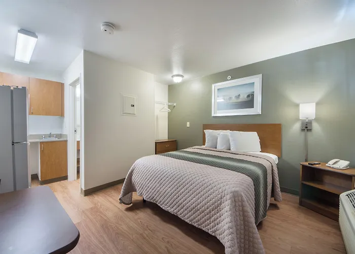 Hometowne Studios By Red Roof Dallas - Irving