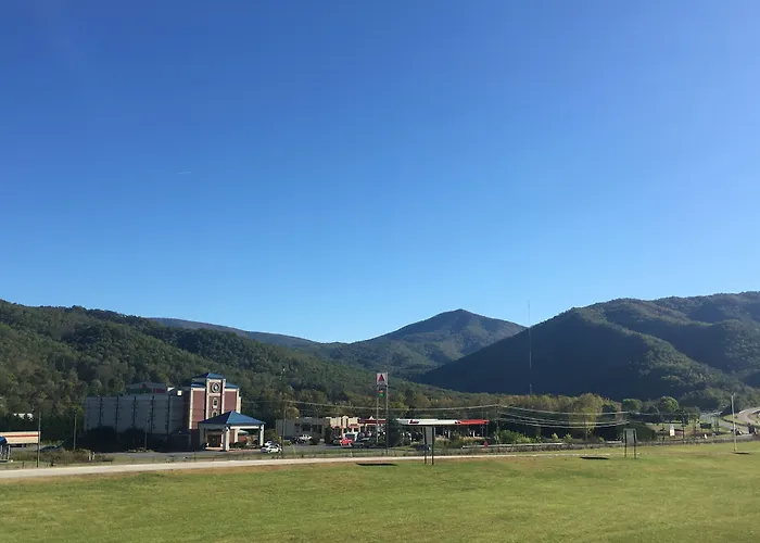 Mountain Inn & Suites