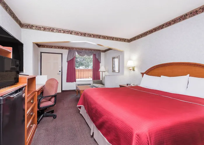 Regency Inn & Suites-Hamilton Place