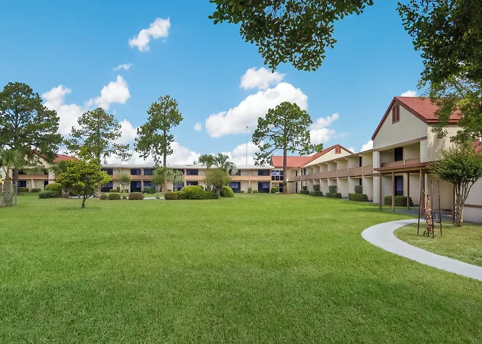 Red Roof Inn & Suites Brunswick I-95