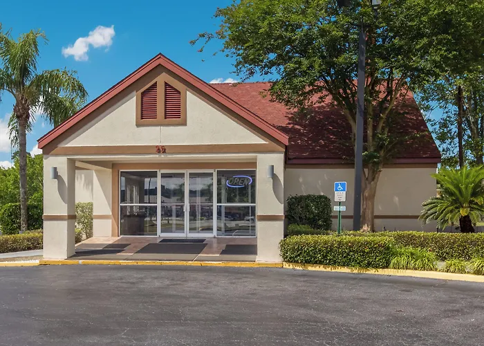 Red Roof Inn & Suites Brunswick I-95