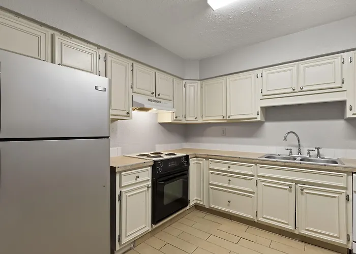 Ocean Crest Inn And Suites