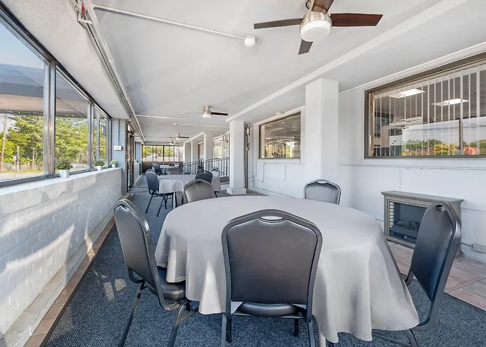 Econo Lodge Hicksville - Long Island