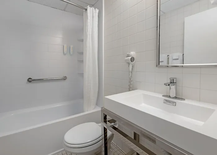 Econo Lodge Hicksville - Long Island
