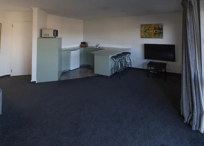 Alexandra Heights Motel