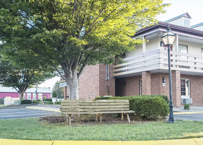 Red Roof Inn Uhrichsville