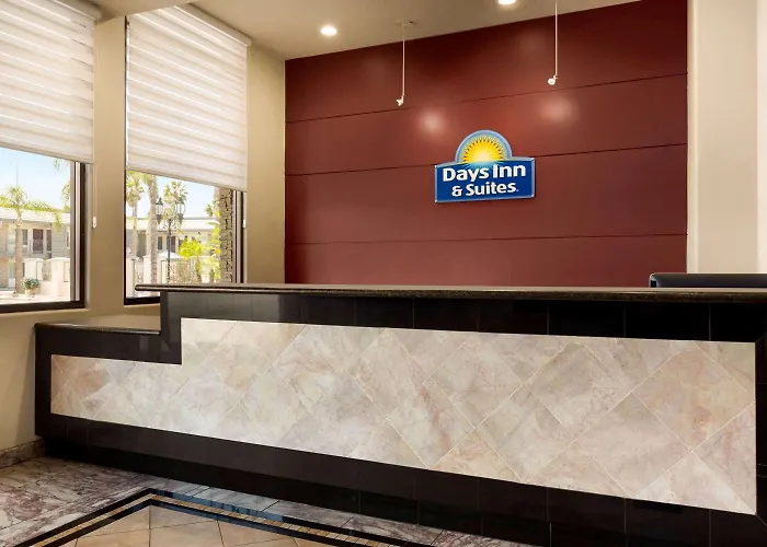 Days Inn & Suites By Wyndham Anaheim At Disneyland Park