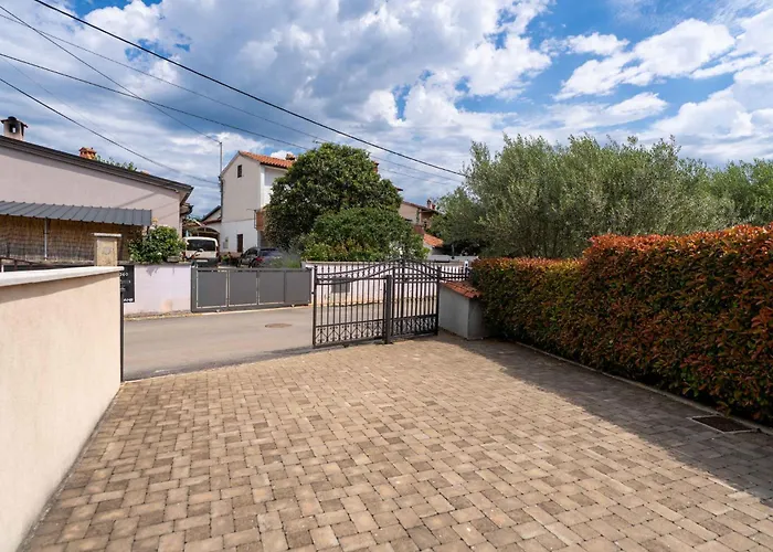 Holiday Home In Porec 35381