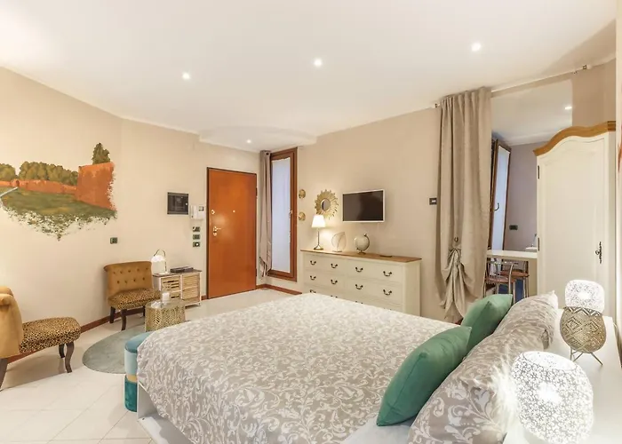 A Due Passi Dal Castello By Estense Collection