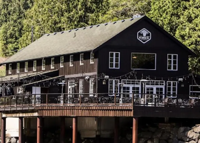 The Great Escape - Port Renfrew & Bunkhouse