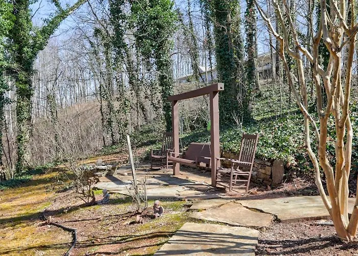 Hillcrest Hideaway