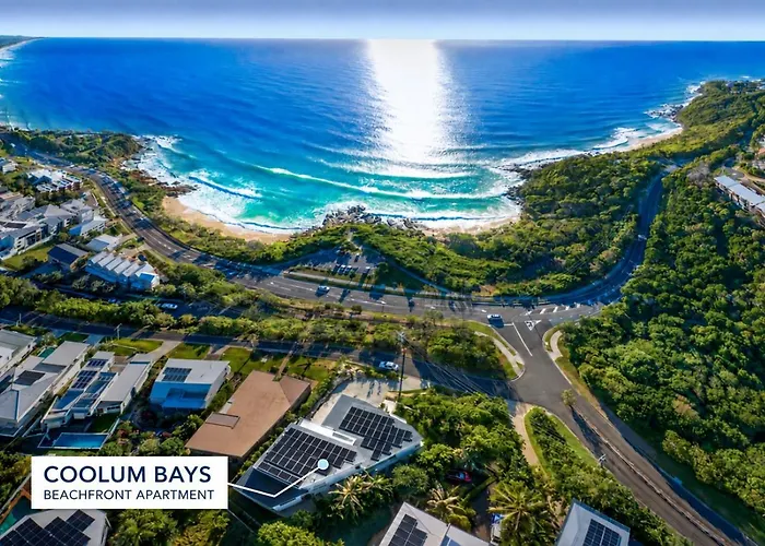 Coolum Bays Beachfront Apartment With Ocean View Bath