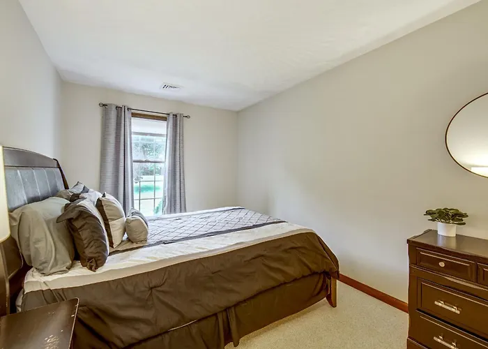 Charming Lewisburg Home W/ Hot Tub & Games!
