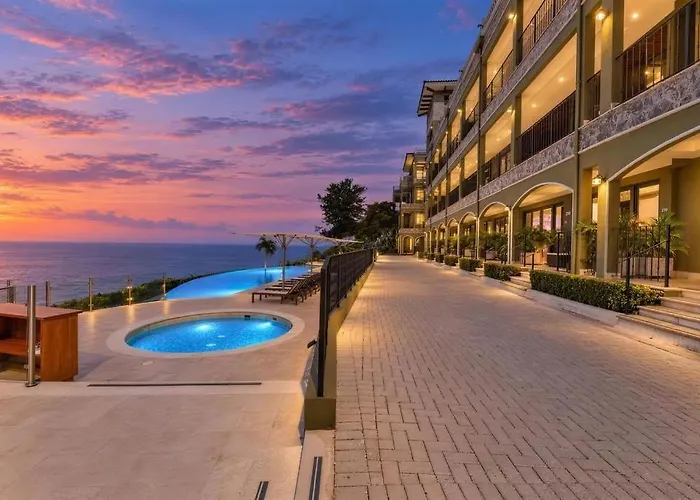 360 Splendor 306-Ocean View Condo-Breakfast