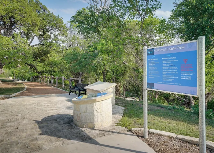 Kerrville Vacation Rental Across From River Trail!