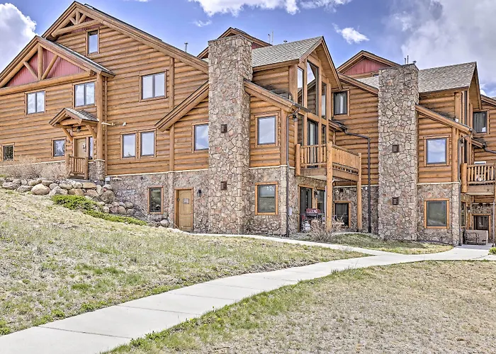 Peaceful Fraser Condo W/ Patio - By Hiking Trails!