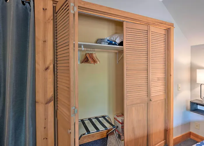 Private Mccall Apartment W/ Mountain View!