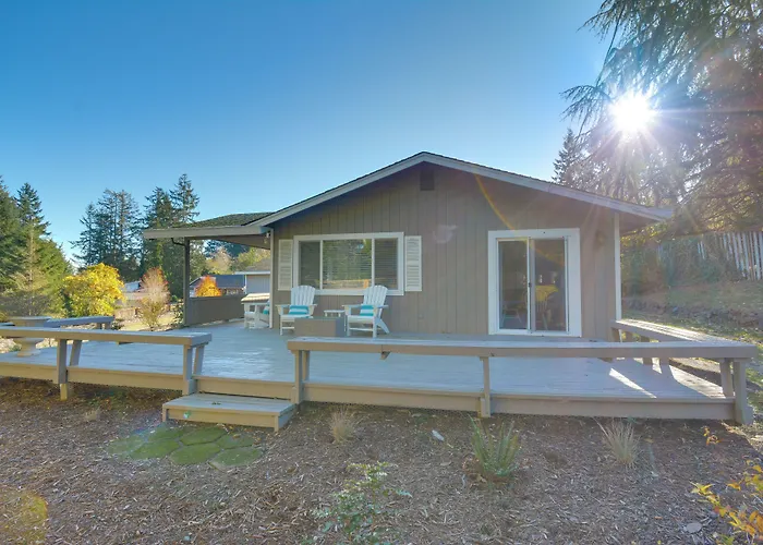 Gig Harbor Vacation Rental Home: 1 Mi To Uptown!