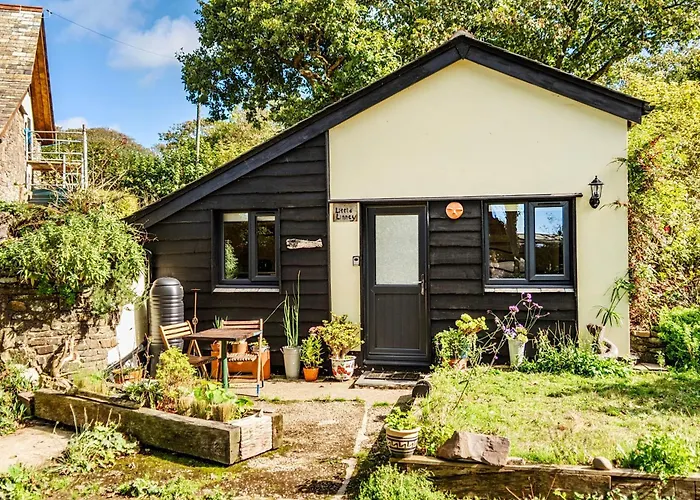 Little Linney - Sleeps 2 - Garden - Parking - Wifi