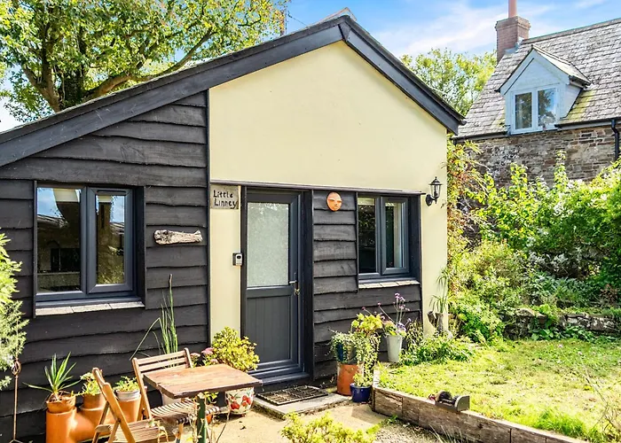 Little Linney - Sleeps 2 - Garden - Parking - Wifi