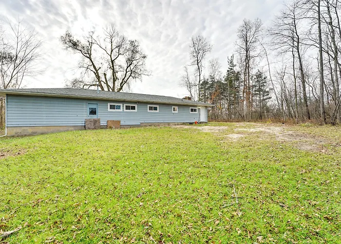 Quiet Country Home By Shay Lake!