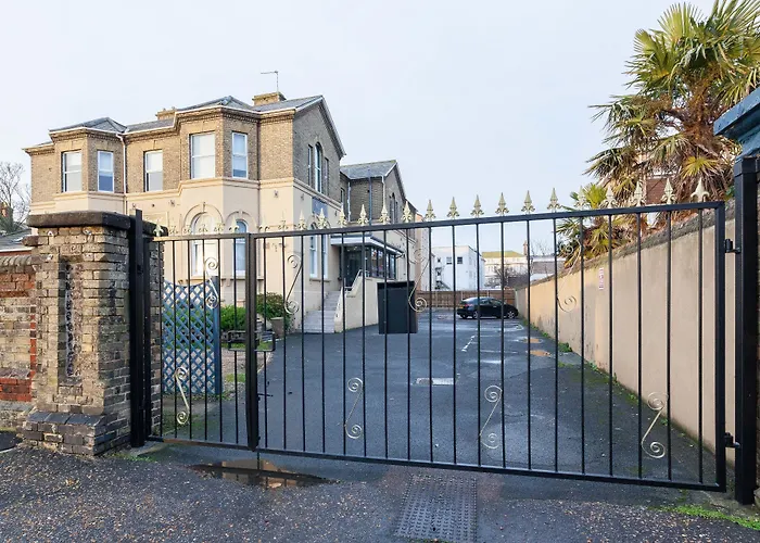 Remaotel Seafield Court Apartments