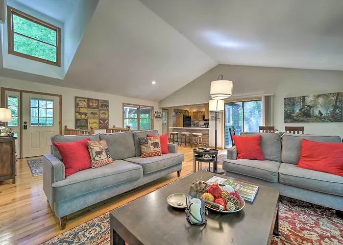< 4 Mi To Sapphire Resort: Quiet Blue Ridge Haven