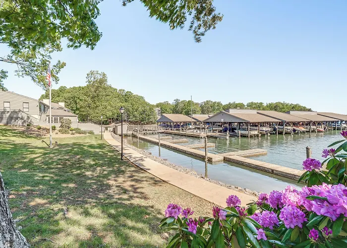 Sun-Filled Condo W/ Smith Mountain Lake Views