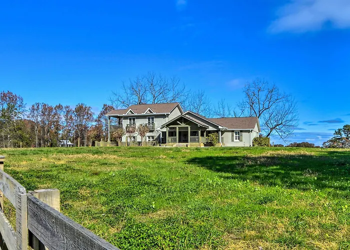 Serving Southern Charm At This Clarkesville House!