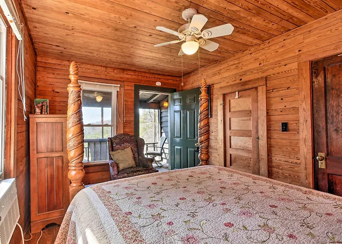 Secluded Ridgetop Hideaway W/ Valley Views!