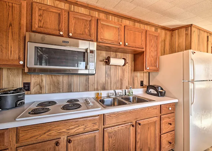 Secluded Ridgetop Hideaway W/ Valley Views!