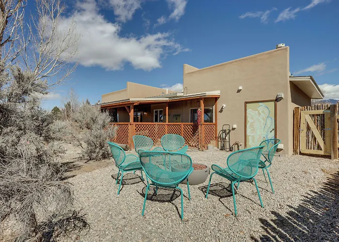 Taos Home W/ Private Hot Tub, Sauna & Gas Grill!