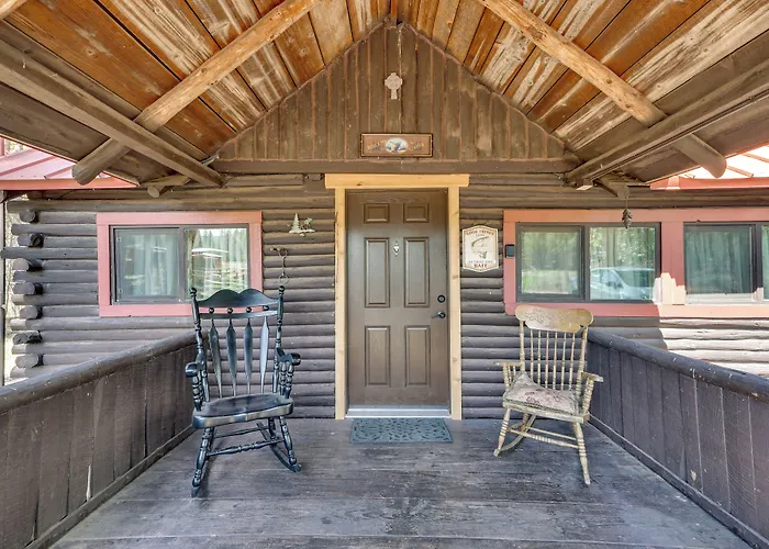 Remote Escape: Klamath Falls Cabin By Lake & Hikes