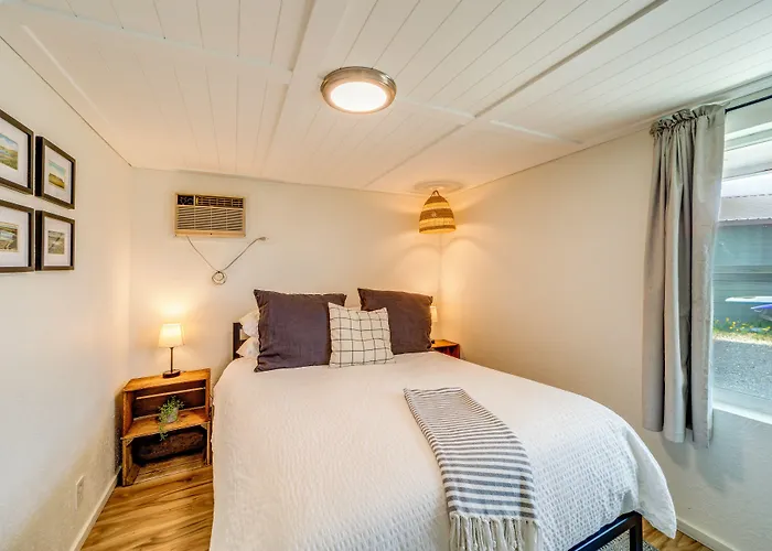 Cozy Grand Coulee Home W/ Deck & Views!