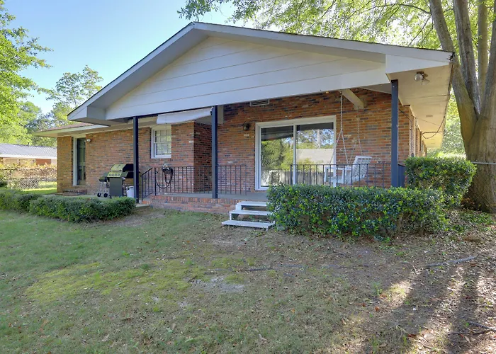 'The Ranger House' Columbus Home: Fenced Backyard