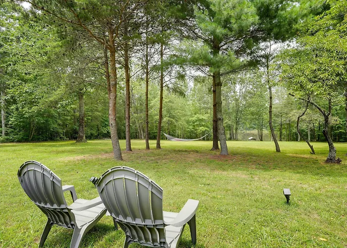 Cozy Georgia Abode W/ Deck, Fire Pit & Lake Access