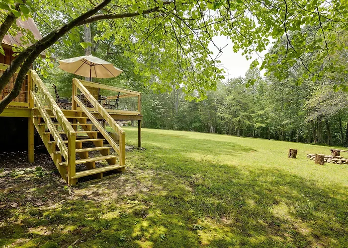 Cozy Georgia Abode W/ Deck, Fire Pit & Lake Access