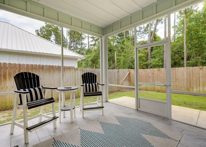 Bright Foley Home W/ Patio - 7 Mi To Wharf & Beach