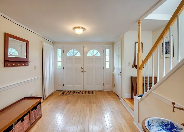 Lakefront Bristol Vacation Rental - Hike & Ski!