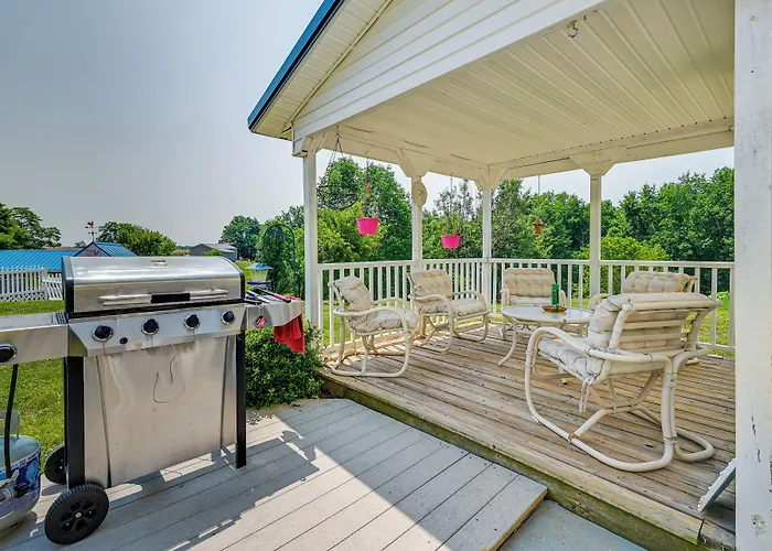 Charming Smiths Grove Home Near Cave Tours!