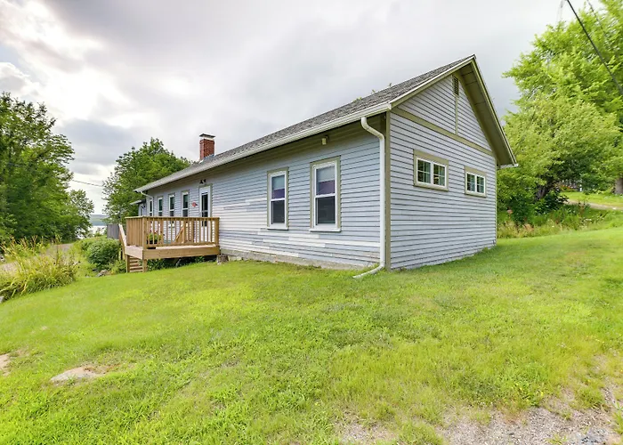 Pet-Friendly Maine Cottage By Northern Bay