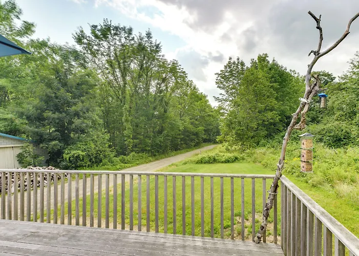 Pet-Friendly Maine Cottage By Northern Bay