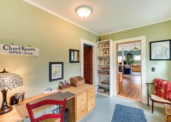 Pet-Friendly Maine Cottage By Northern Bay