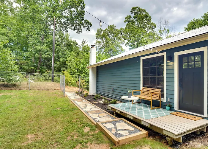 Secluded Mountain Retreat: 30 Mi To Asheville!
