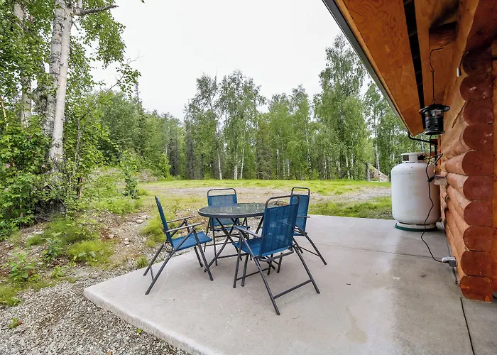 Welcoming Wasilla Cabin W/ Patio!